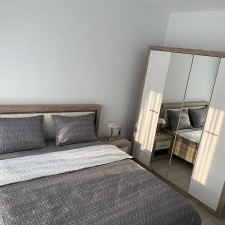 Apartament 2 Camere Prima Nufaru Oradea Exteriör bild