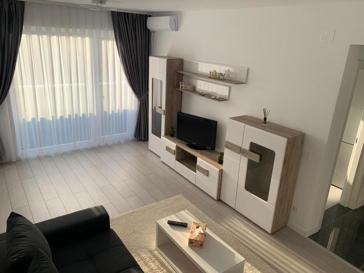 Apartament 2 Camere Prima Nufaru Oradea Exteriör bild