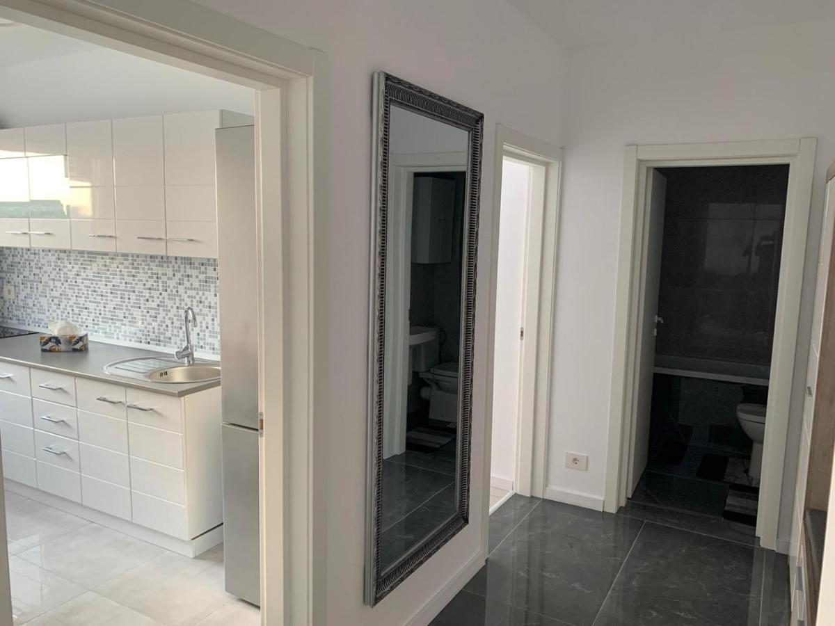 Apartament 2 Camere Prima Nufaru Oradea Exteriör bild