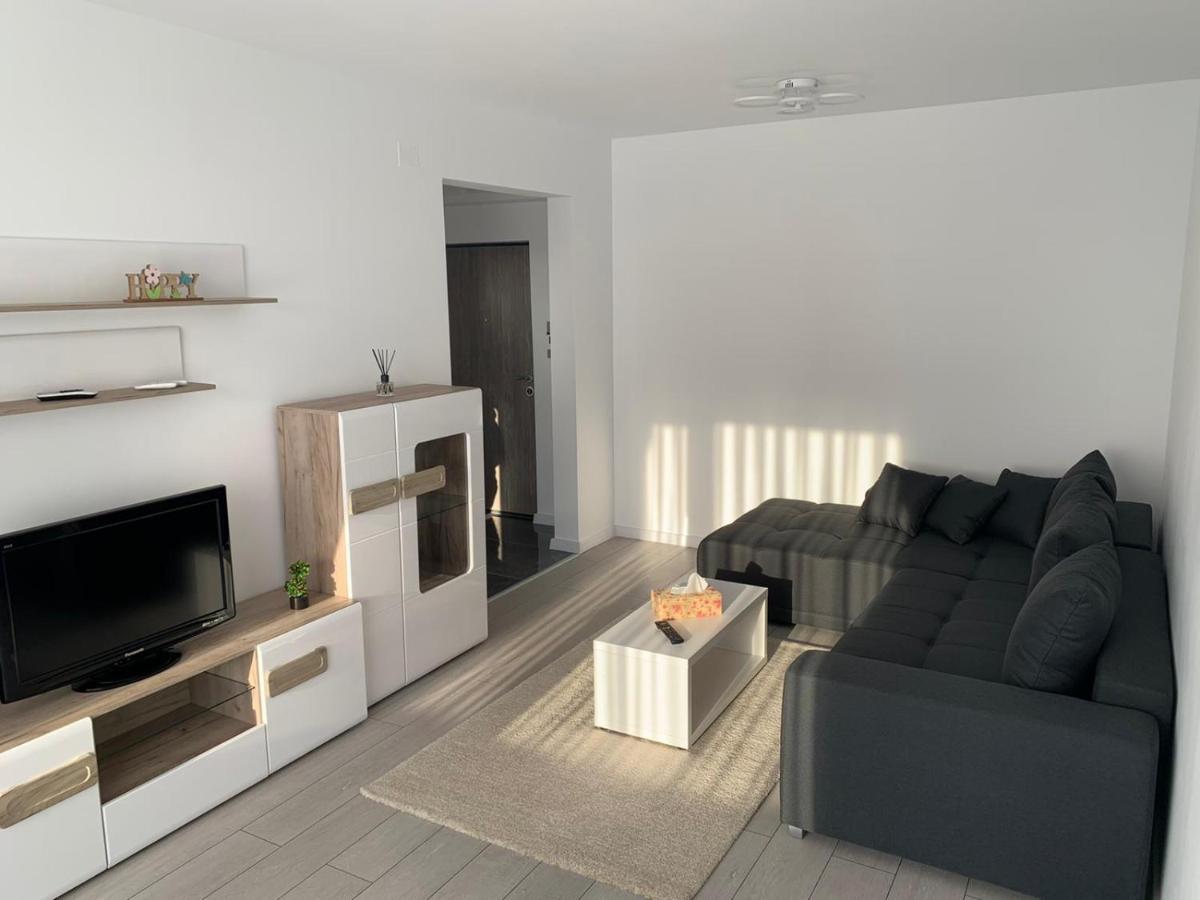 Apartament 2 Camere Prima Nufaru Oradea Exteriör bild